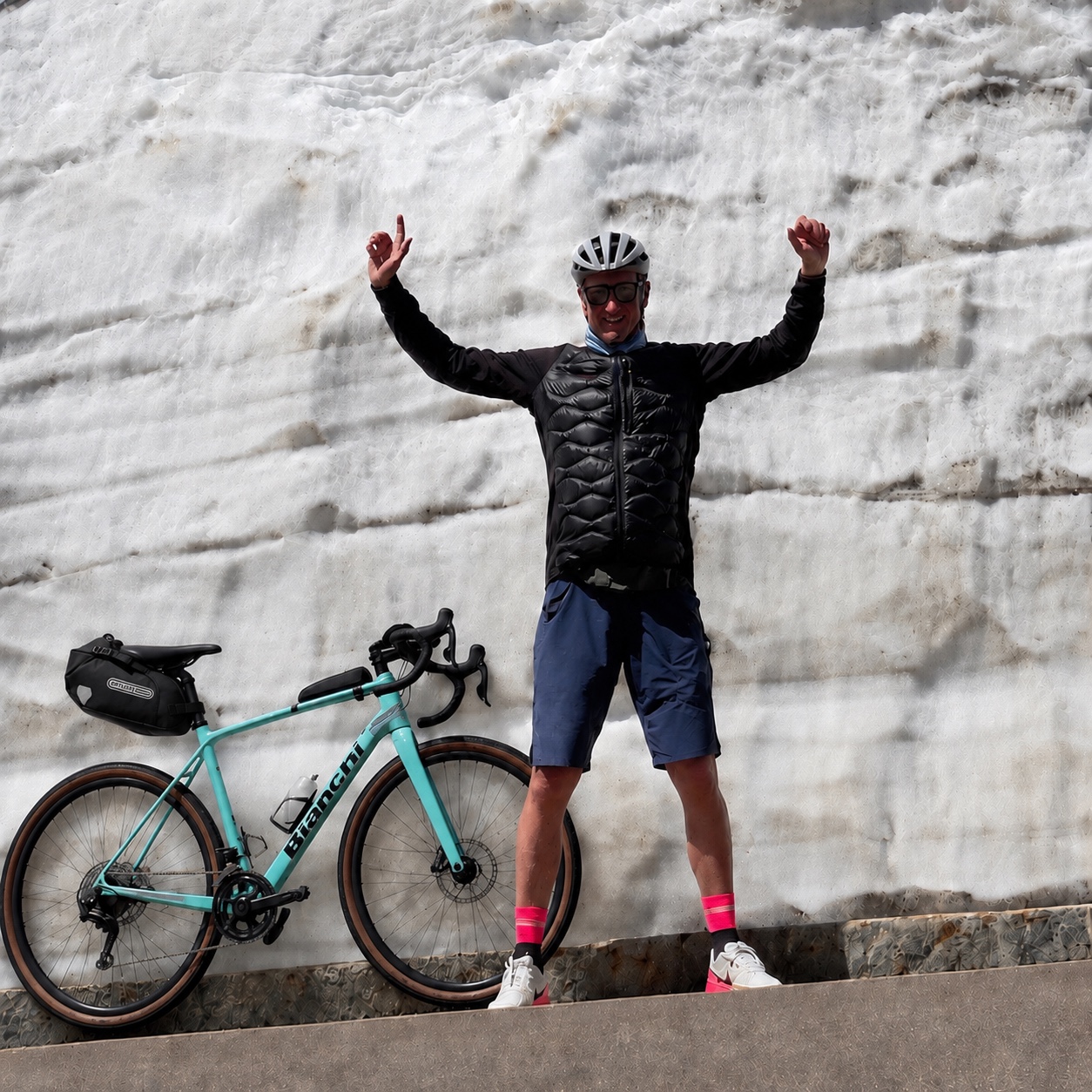 Günther Herrmann mit Gravelbike am Timmelsjochpass